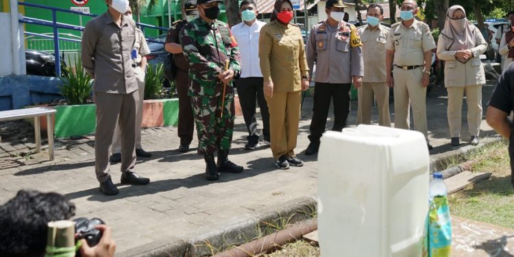 Tinjau TPS, Tatong Berharap Terapkan Coblos Pulang