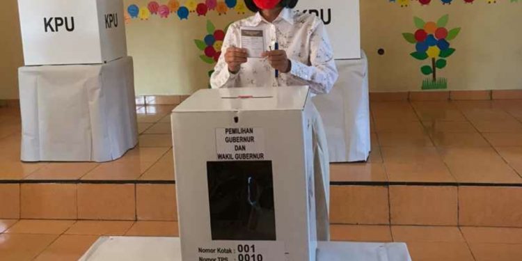 Mencoblos di TPS 10 Matali, Yasti Ingatkan Jaga Keamanan, Ketertiban dan Hindari Kerumunan