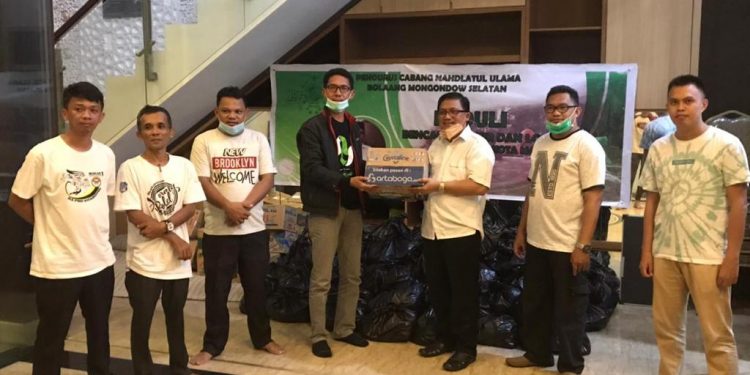 Peduli, NU Bolsel Salurkan Bantuan Kepada Korban Banjir dan Tanah longsor di Manado