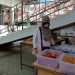 Jualan Kue Keliling, Hasna Mampu Sekolahkan Anak ke Perguruan Tinggi