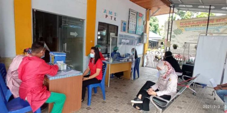 Nakes di Puskesmas Gogagoman Mulai di Vaksin