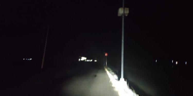 Penerangan Jalan Dua Jalur Desa Toluaya Nyaris Rusak Total