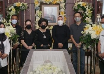 Melayat ke Rumah Duka SHS, Tatong Bara : Almarhum Adalah Guru Bagi Saya