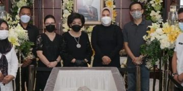 Melayat ke Rumah Duka SHS, Tatong Bara : Almarhum Adalah Guru Bagi Saya