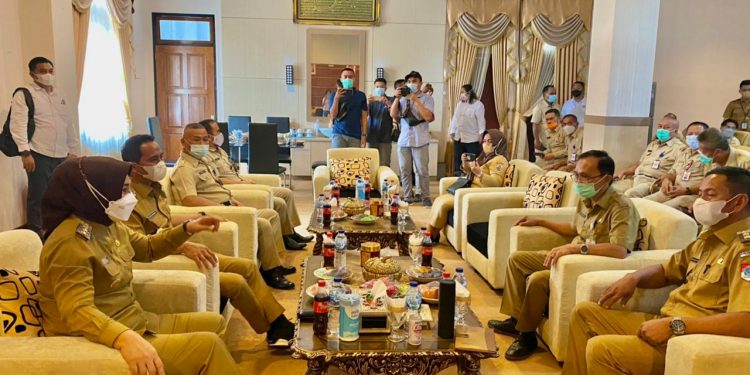 Silaturahim, Tatong Bara Sambangi Bupati Boltim