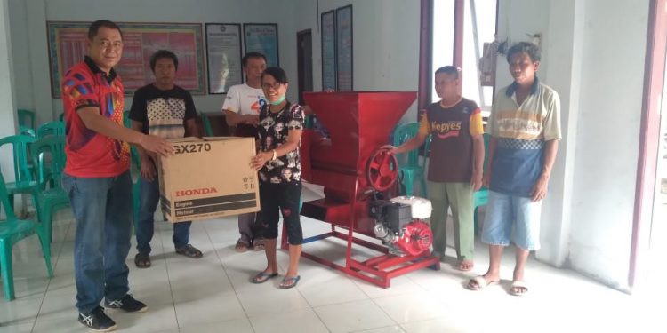 Peduli Pertanian, Aleg DPRD Bolmut Bantu Mesin Rontok