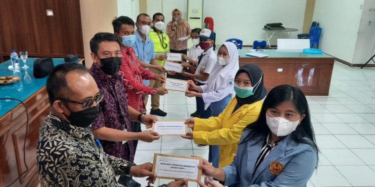 JRBM Berikan Beasiswa Bagi Puluhan Pelajar Kecamatan Lolayan