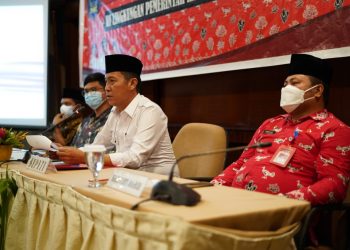 Iskandar Kamaru Buka Bimtek SIPP dan SP4N-LAPOR