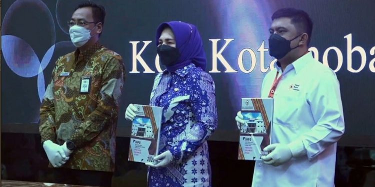 Ketua DPRD Dampingi Wali Kota Kotamobagu Serahkan LKPD Tahun 2020