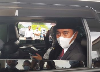 Bupati Boltim Teken Berkas PAW Istrinya