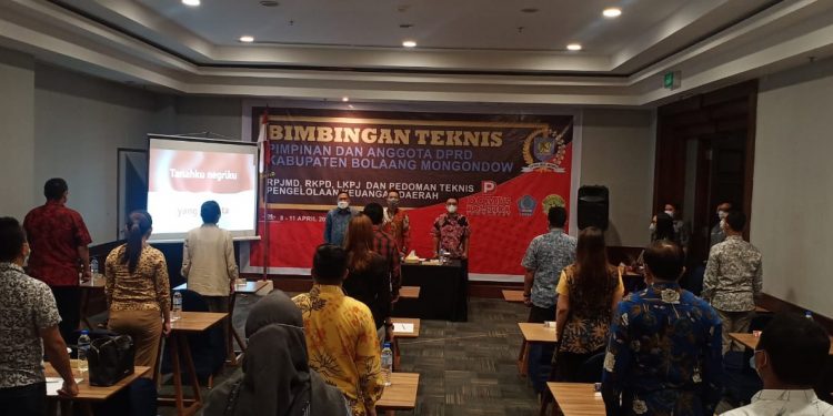 28 Anggota DPRD Bolmong Gelar Bimtek