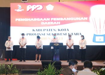Wali Kota Kotamobagu Terima Penghargaan Pembangunan Daerah