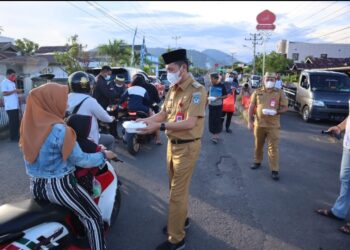 Bupati Bersama BFC Berbagi Takjil
