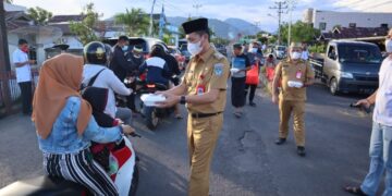 Bupati Bersama BFC Berbagi Takjil
