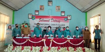 TP PKK Provinsi Monitoring dan Evaluasi Kegiatan TP PKK Bolmong di Desa Pangian