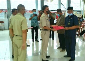 Sande Serahkan SK Pengurus BTM MABM