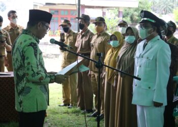 Lantik Sangadi Buyat II, Sachrul Ingatkan Pemimpin Harus Amanah dan Teladan