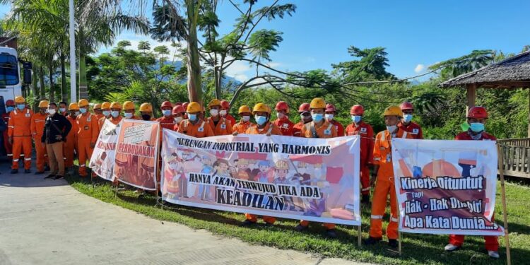 Demi Menuntut Hak, Karyawan PT Conch Gelar Aksi Mogok Kerja