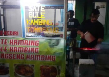 Warung Pakle Kediri Sediakan Daging Kambing Siap Santap