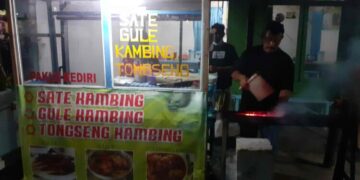 Warung Pakle Kediri Sediakan Daging Kambing Siap Santap