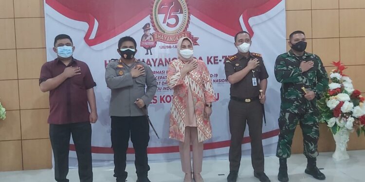 HUT Bhayangkara ke-75, Tatong Bara Sambangi Polres Kotamobagu