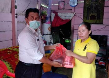 Baznas Boltim Salurkan Sembako dan Modal Usaha Untuk Masyarakat Bongkudai