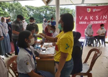 Pelatih dan Calon Paskibraka Kotamobagu Divaksinasi