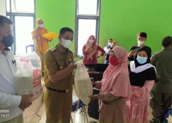 Wabup Boltim Launching Penyerahan Bantuan PPKM Tahun 2021