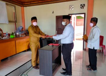 Sangadi Pintadia Lantik Perangkat Desa Baru
