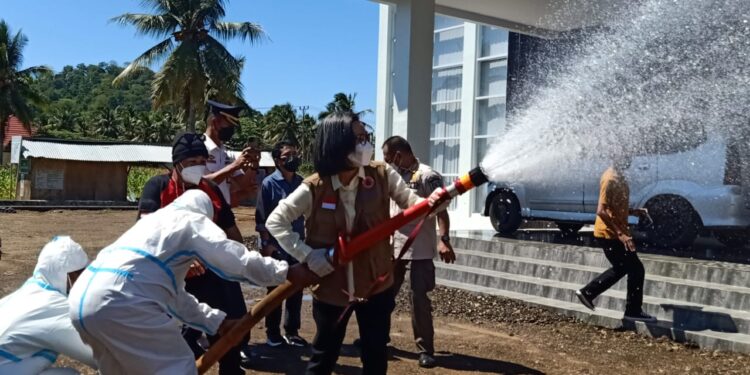 Yasti Turun Langsung Dalam Rangka Penyemprotan Disinfektan di Tempat Umum