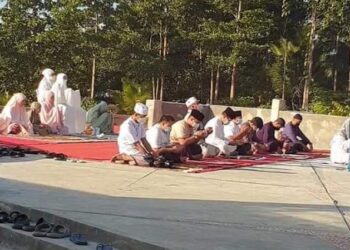 Terapkan Prokes, Tatong Bara dan Nayodo Sholat Idul Adha di Tempat Berbeda