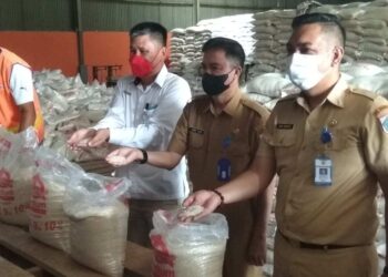 Bantuan Beras Bagi KPM PKH dan BST Disalurkan