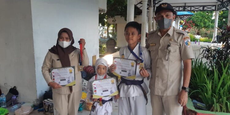 Membanggakan, Tiga Atlet Karate Kotamobagu Raih Medali Emas yang Diikuti 6 Negara