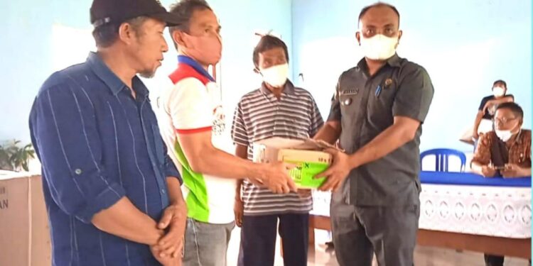 Pemdes Bulawan Dua Salurkan Berbagai Bantuan