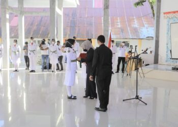 Tatong Bara Kukuhkan Paskibraka dan Duta Pancasila Tahun 2021