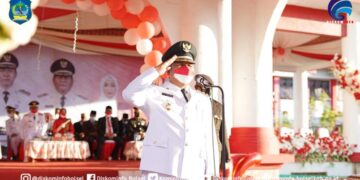 Wabup Abdul Hamid Pimpin Upacara Penurunan Bendera HUT Ke-76 RI
