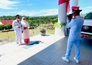 Terlihat Harmonis, Bupati Boltim Menjadi Fotografer Wabup Dan Wakil Ketua TP-PKK