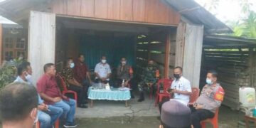 Asisten Satu Bersama Forkopimcam Damaikan Kelompok Masyarakat yang Berseteru