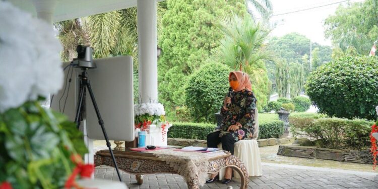 Lihat Latar Belakang Zoom Meeting Wali Kota, Mantan Gubernur Sulut Rindu Suasana Kotamobagu 