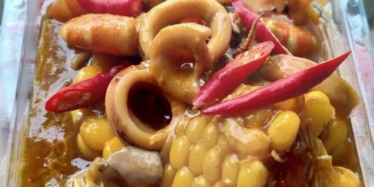 Ceker Ayam Bumbu Padang Milik Inggrit Enak dan Terjangkau