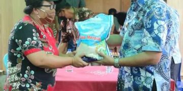 Oskar Manoppo Tinjau dan Beri Bantuan Kepada Korban Banjir