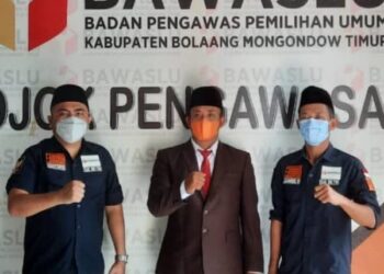 Bawaslu RI Lantik PAW Anggota Bawaslu Boltim