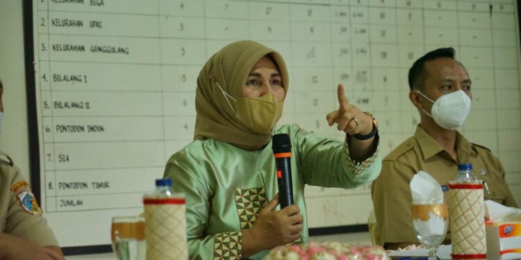 Tatong Bara : Seluruh Jajaran OPD Agar Meningkatkan Penggunaan Teknologi Informasi dan Komunikasi