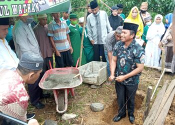 Tahlis Letak Batu Pertama Pembangunan Asrama Putra Ponpes Daarul Ikhlas