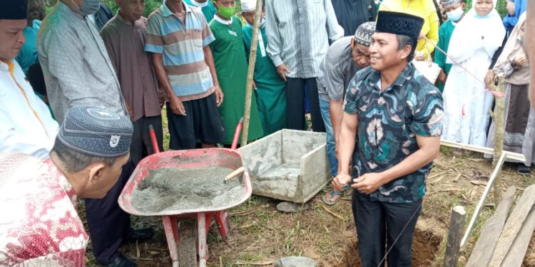 Tahlis Letak Batu Pertama Pembangunan Asrama Putra Ponpes Daarul Ikhlas