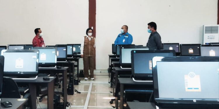 Didampingi Sekda, Bupati Yasti Buka Test Calon ASN Tahun 2021