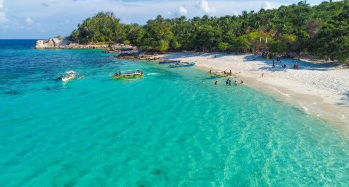 Penyelam Senior Reinhart Garang : Boltim Memiliki Wisata Bawah Laut Terbaik di Dunia