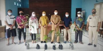 Pemerintah Kotamobagu Serahkan Berbagai Bibit Bantuan Kepada Kelompok Tani
