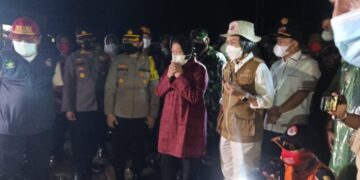 Bupati Yasti Sambut Mensos Tri Rismaharini Tinjau Lokasi Bencana