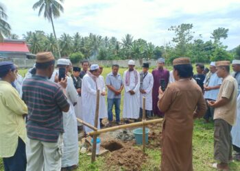 Meidy Pontoh Bangun Mushola di Desa Biontong Induk